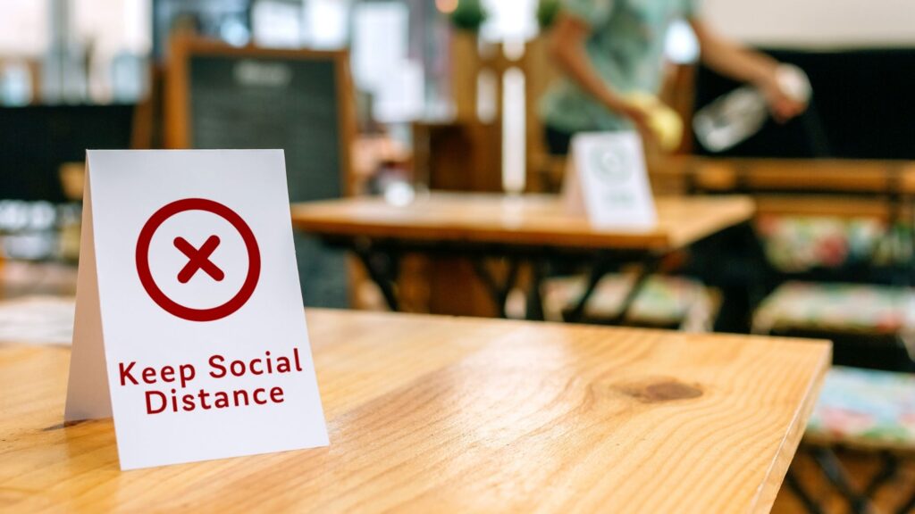 social distance at restaurants