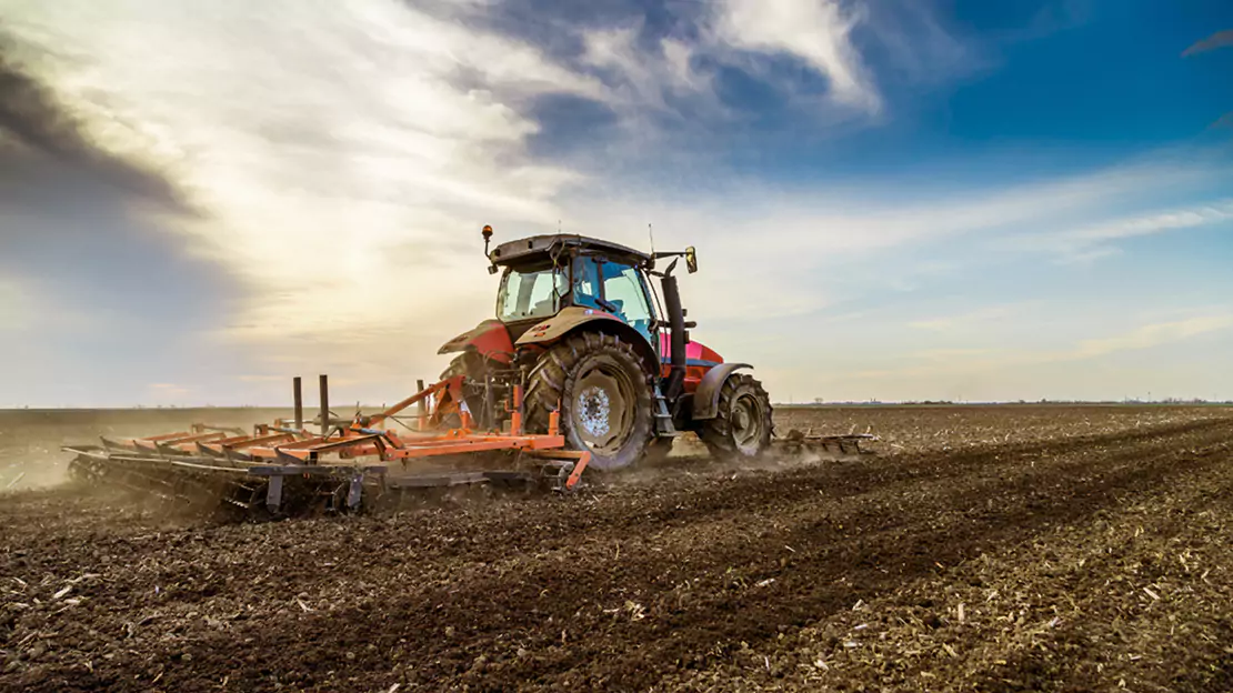 Farm tractor