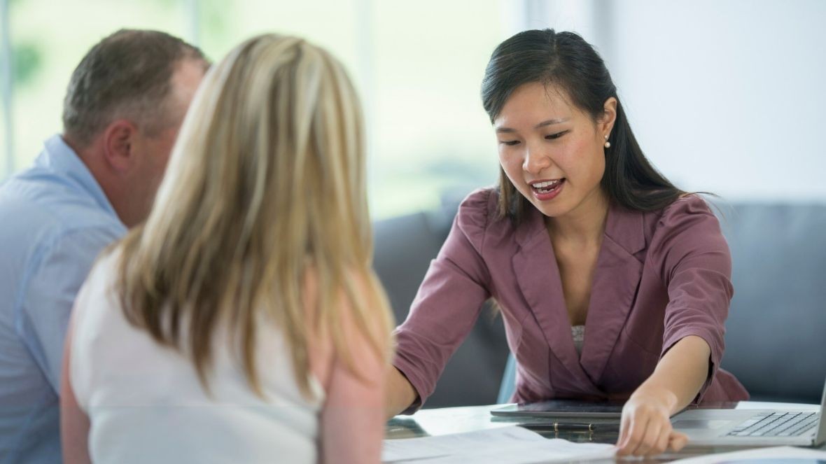 Couple discussing 401(k)